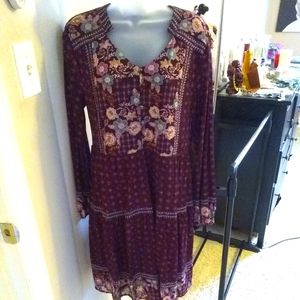 Burgundy floral embroidery dress